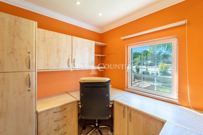 Image No.13-4 Bed Property for sale