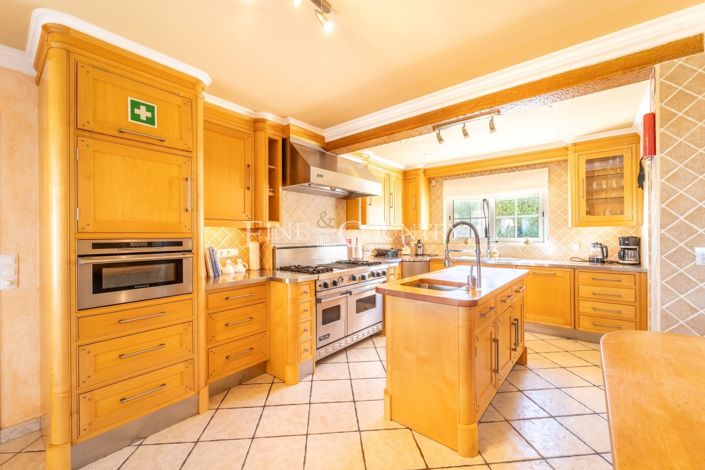 Image No.25-4 Bed Property for sale