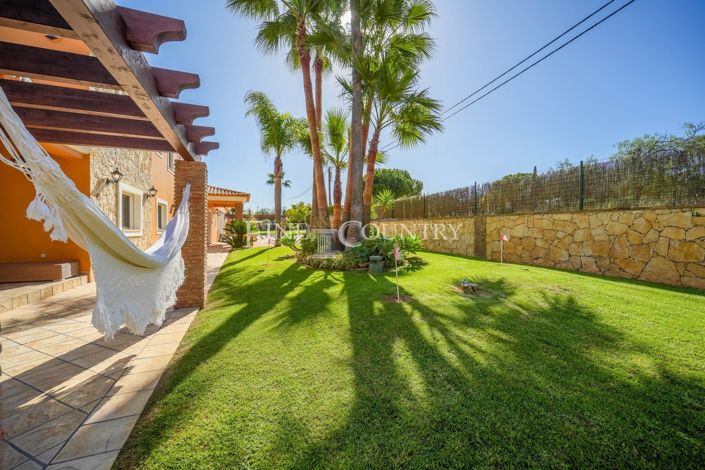 Image No.37-4 Bed Property for sale