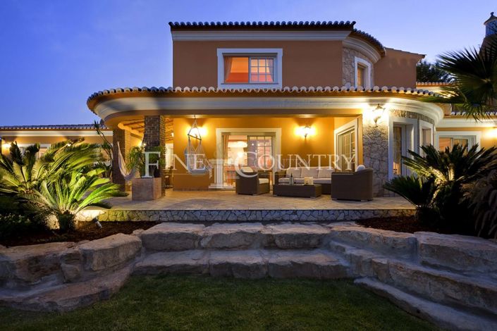 Image No.54-4 Bed Property for sale