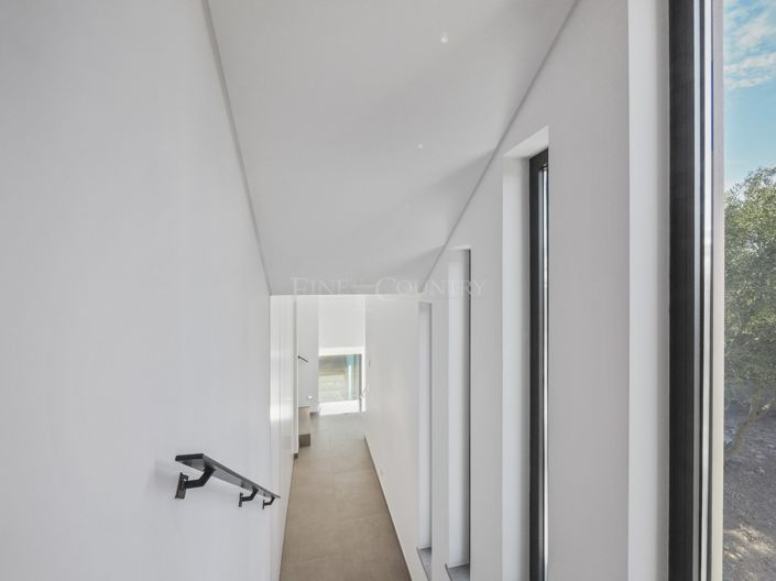 Image No.28-4 Bed Villa for sale