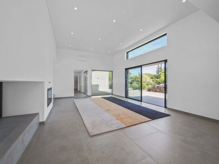 Image No.3-4 Bed Villa for sale