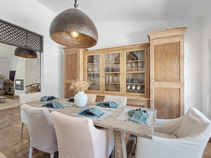 Image No.12-4 Bed Property for sale