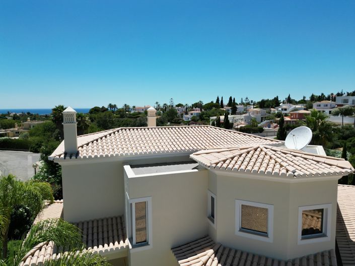 Image No.10-4 Bed Property for sale