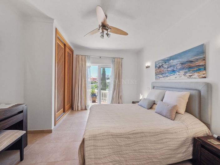 Image No.17-4 Bed Property for sale