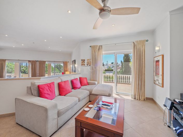 Image No.44-4 Bed Property for sale