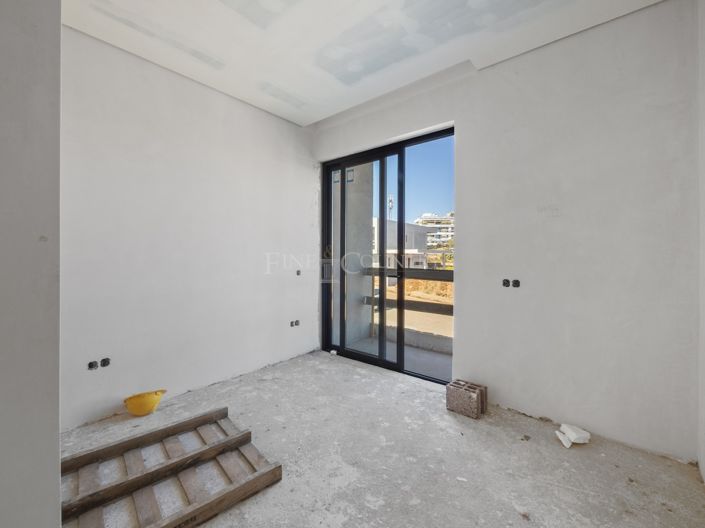 Image No.13-4 Bed Townhouse for sale