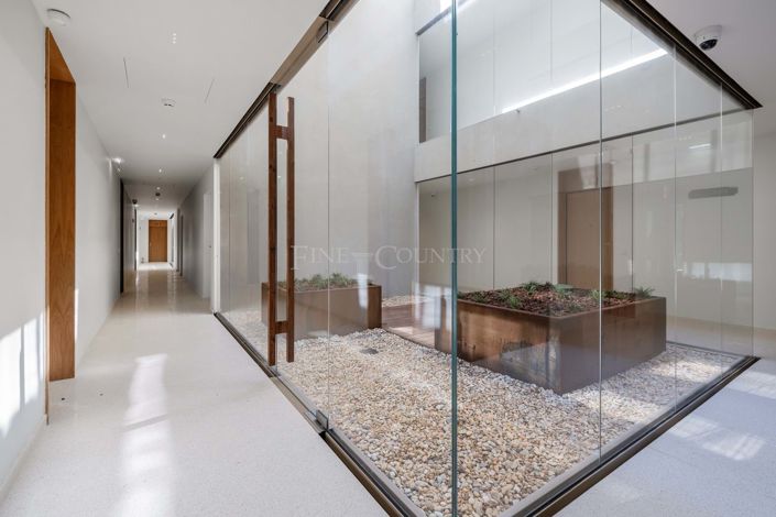 Image No.10-3 Bed Apartment for sale