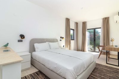 2104-126568-b952a8cbdbc2fd66601ce91bb265b9cce