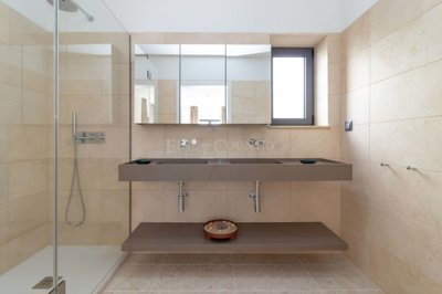 2104-126568-b952a8cbdbc2fd66601ce91bb265b9cce