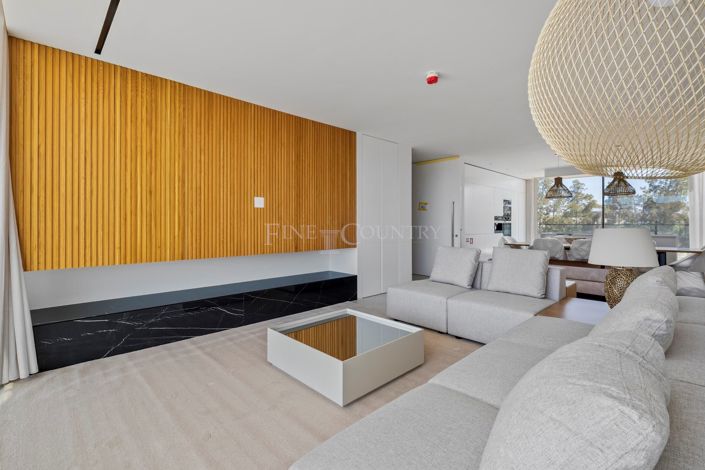 Image No.14-3 Bed Apartment for sale