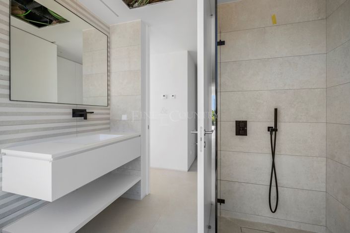 Image No.22-3 Bed Apartment for sale