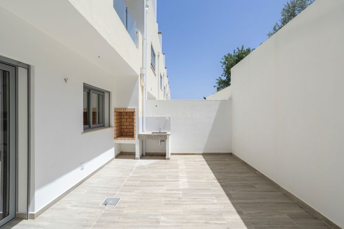 Image No.12-3 Bed Townhouse for sale