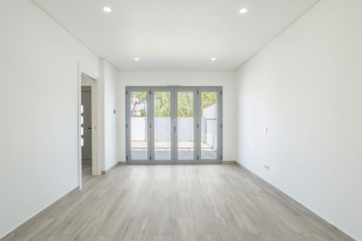 Image No.16-3 Bed Townhouse for sale