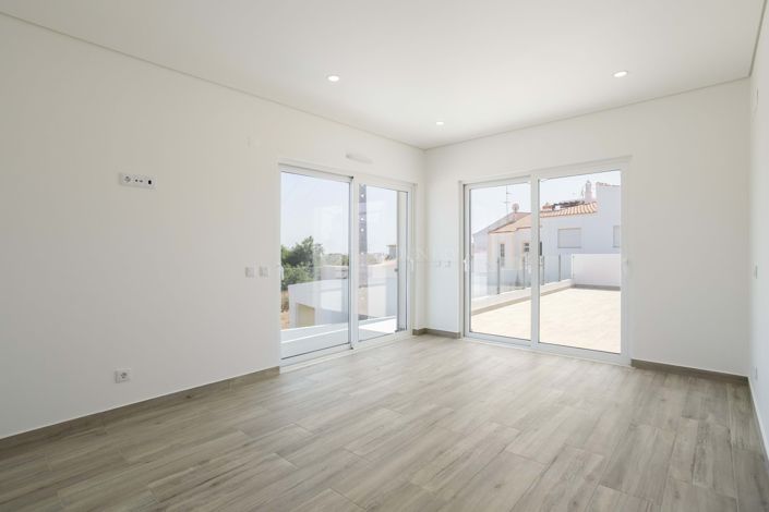 Image No.17-4 Bed Villa for sale