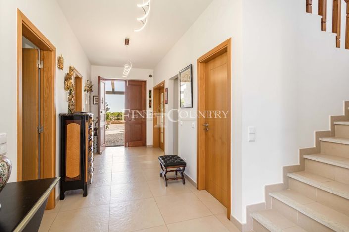 Image No.14-4 Bed Property for sale