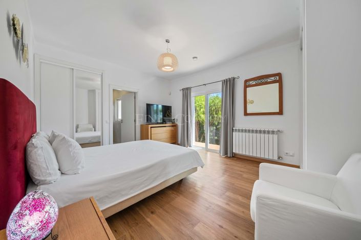 Image No.4-4 Bed Villa for sale