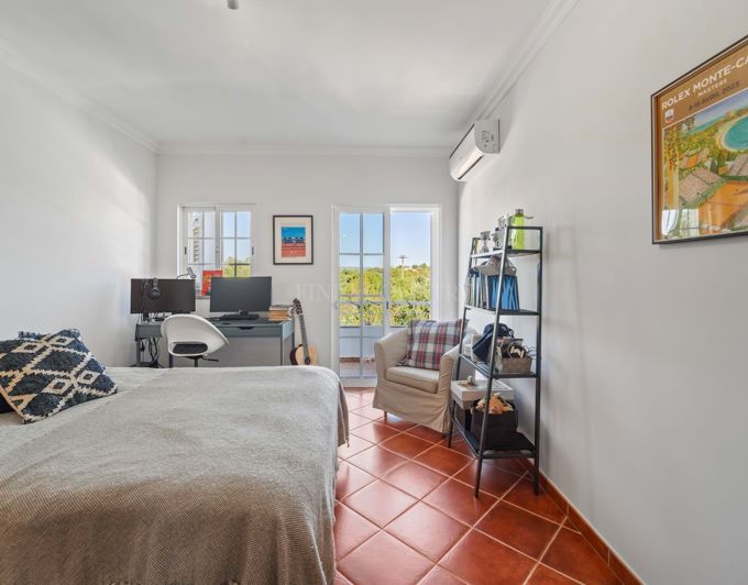 Image No.19-5 Bed Townhouse for sale