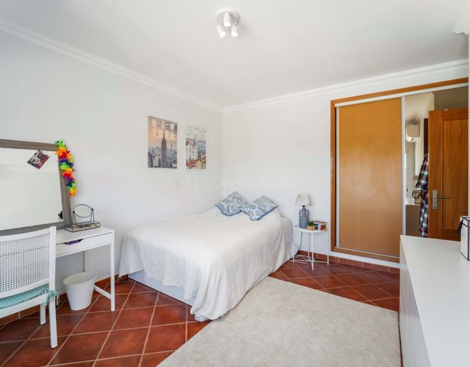 Image No.23-5 Bed Townhouse for sale