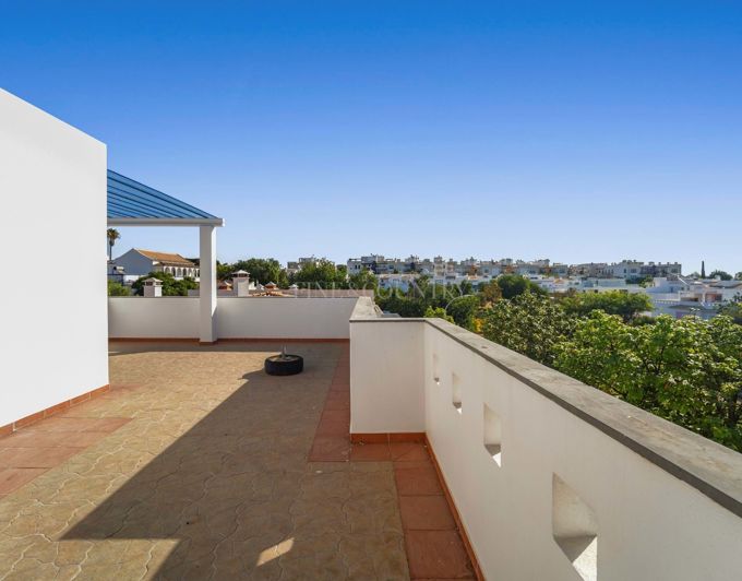 Image No.29-5 Bed Townhouse for sale