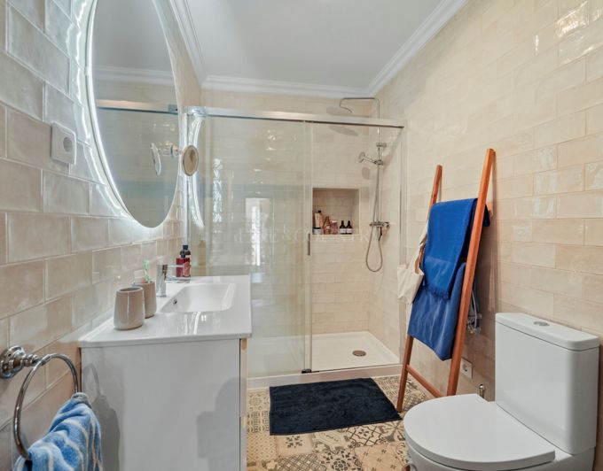 Image No.37-5 Bed Townhouse for sale