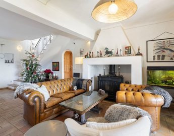 2104-366593-b952a8cbdbc2fd66601ce91bb265b9cce