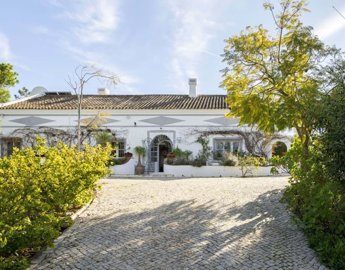 2104-366593-b952a8cbdbc2fd66601ce91bb265b9cce