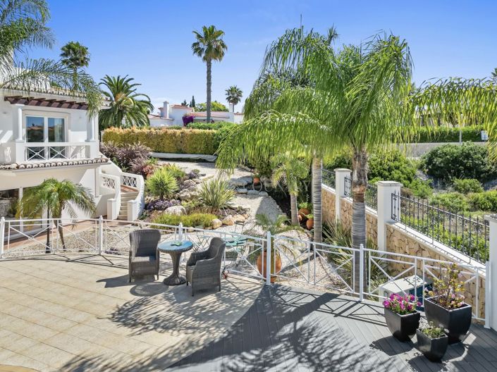 Image No.15-7 Bed Property for sale