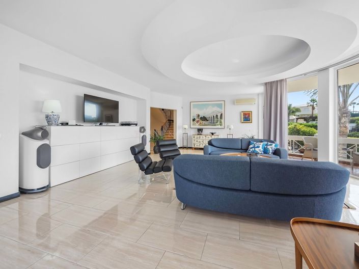 Image No.35-7 Bed Property for sale