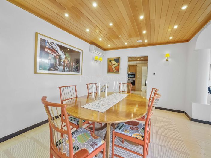 Image No.38-7 Bed Property for sale