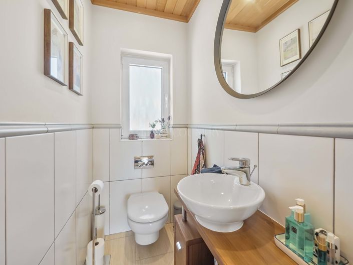 Image No.41-7 Bed Property for sale