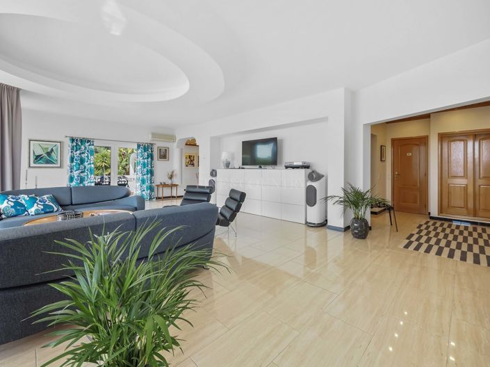 Image No.46-7 Bed Property for sale