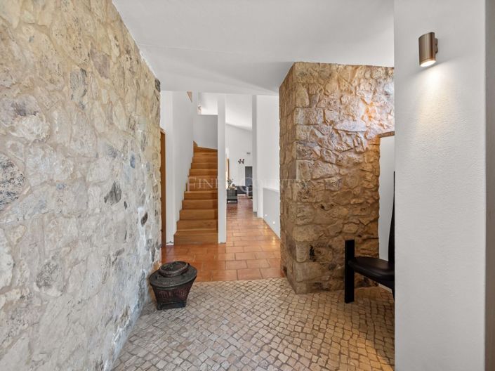 Image No.3-3 Bed Property for sale