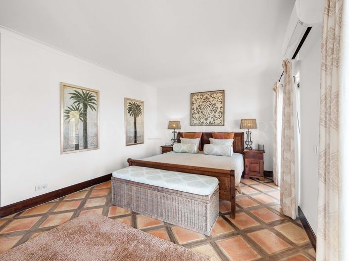 Image No.24-4 Bed Property for sale