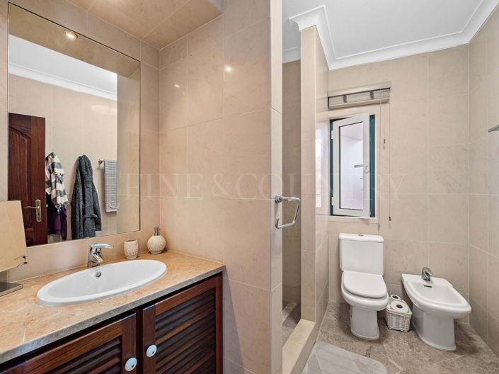 Image No.34-4 Bed Property for sale