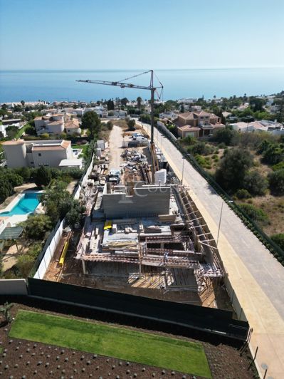 Image No.11-3 Bed Property for sale