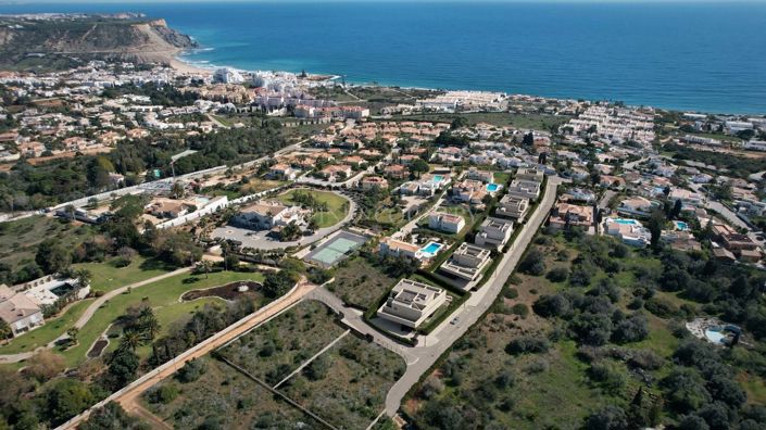 Image No.5-Propriété de 3 chambres à vendre à Lagos