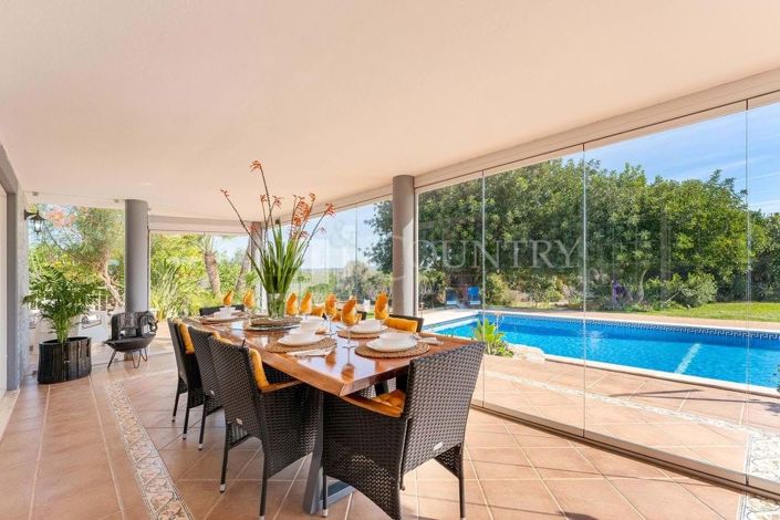 Image No.18-6 Bed Property for sale