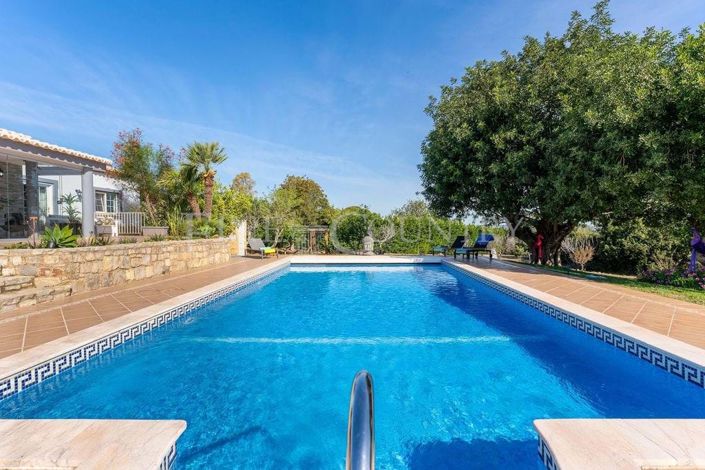 Image No.22-6 Bed Property for sale