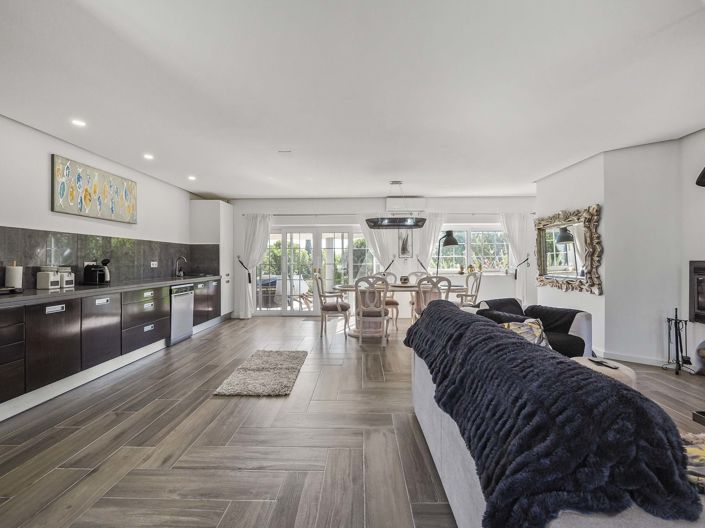 Image No.41-6 Bed Property for sale