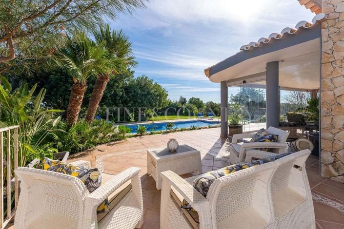 Image No.5-6 Bed Property for sale