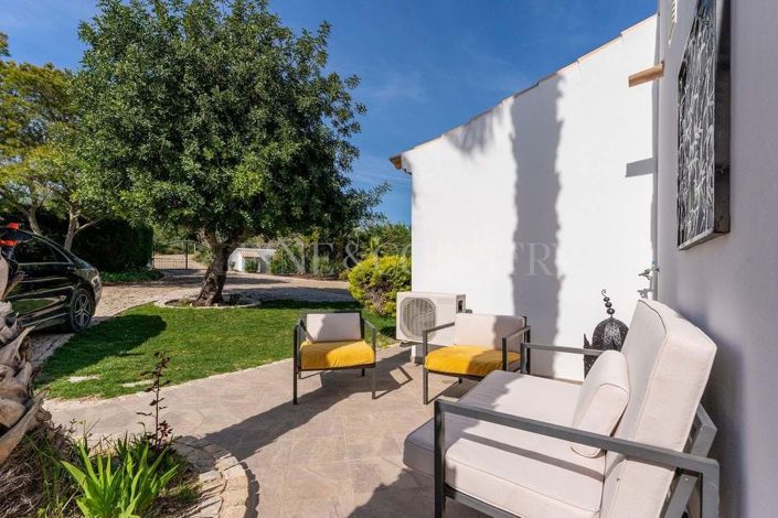 Image No.56-6 Bed Property for sale