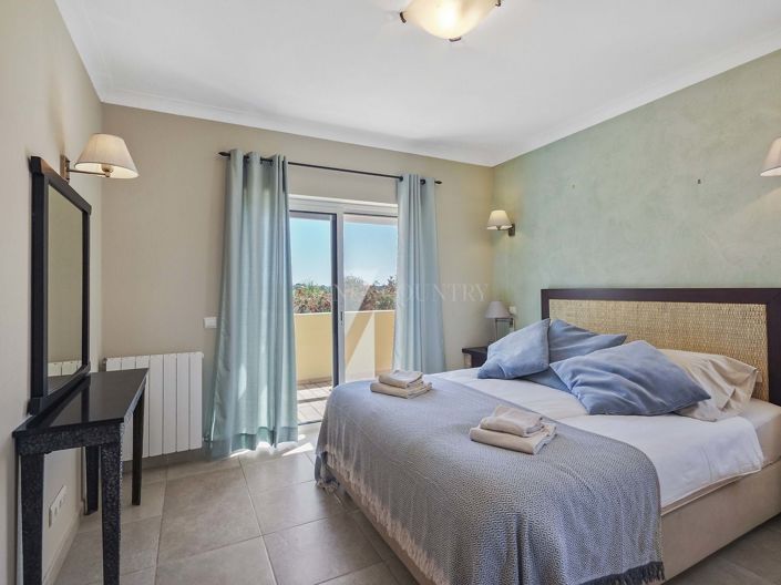 Image No.13-3 Bed Property for sale