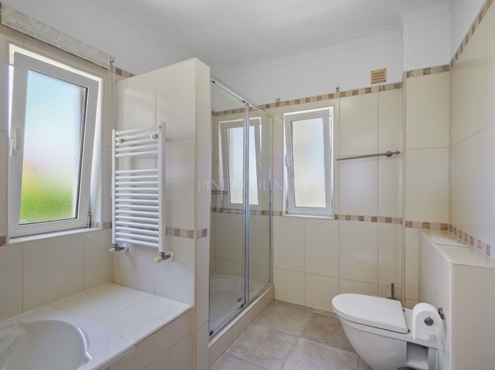 Image No.21-3 Bed Property for sale