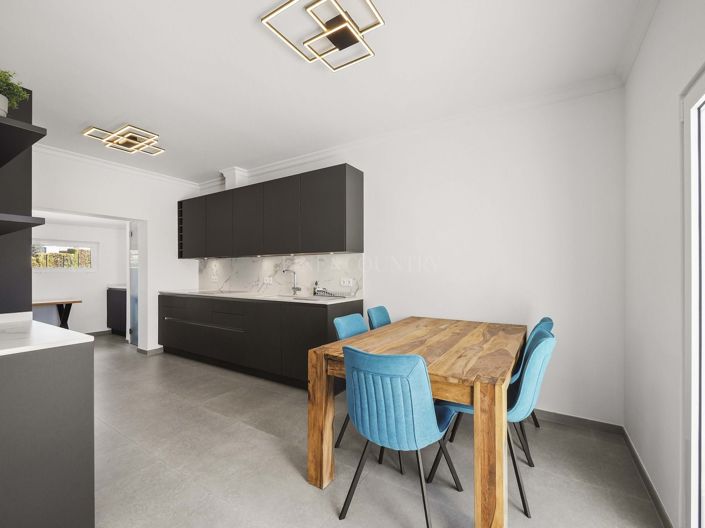 Image No.11-2 Bed Townhouse for sale