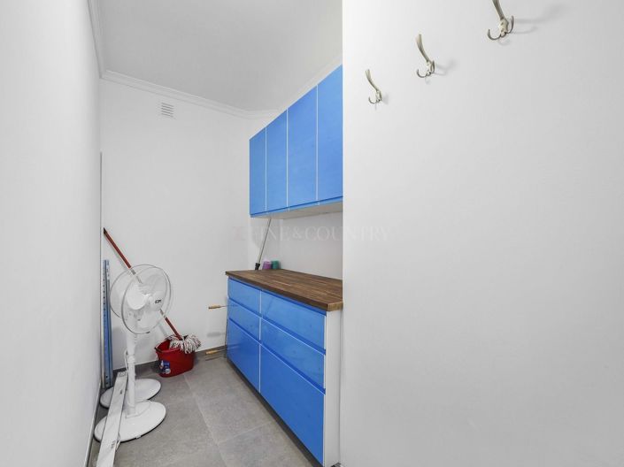 Image No.17-2 Bed Townhouse for sale