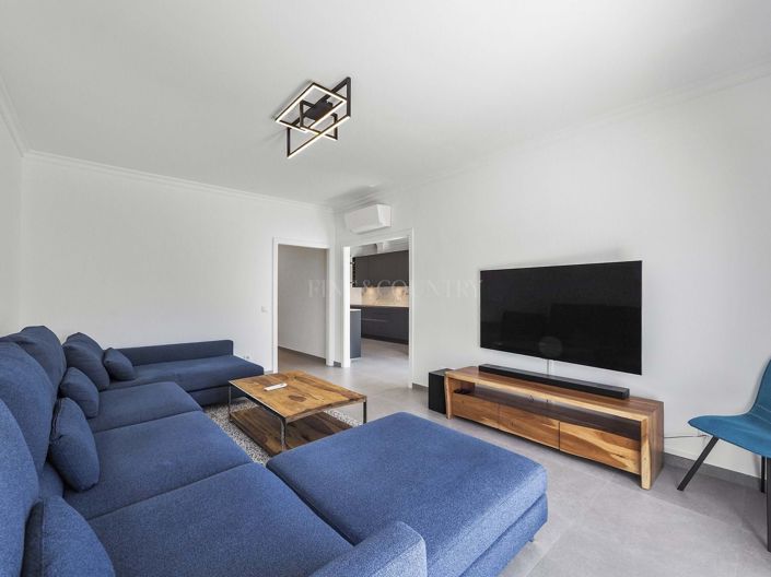 Image No.9-2 Bed Townhouse for sale