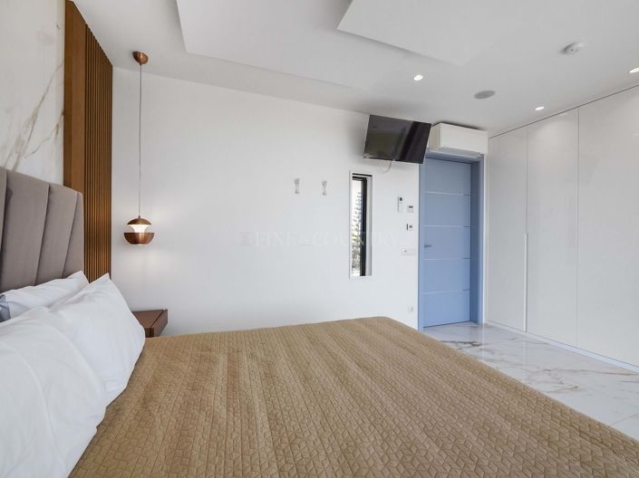 Image No.29-5 Bed Property for sale