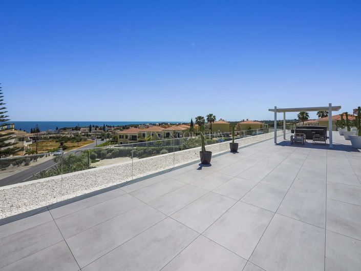 Image No.42-5 Bed Property for sale