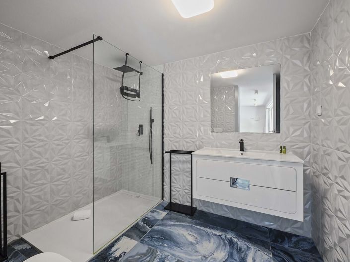 Image No.54-5 Bed Property for sale